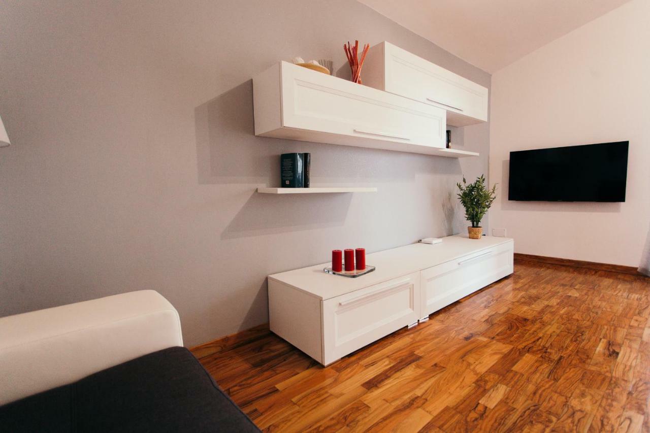 Domus Leonardo-private Free Parking Apartment Fiumicino
