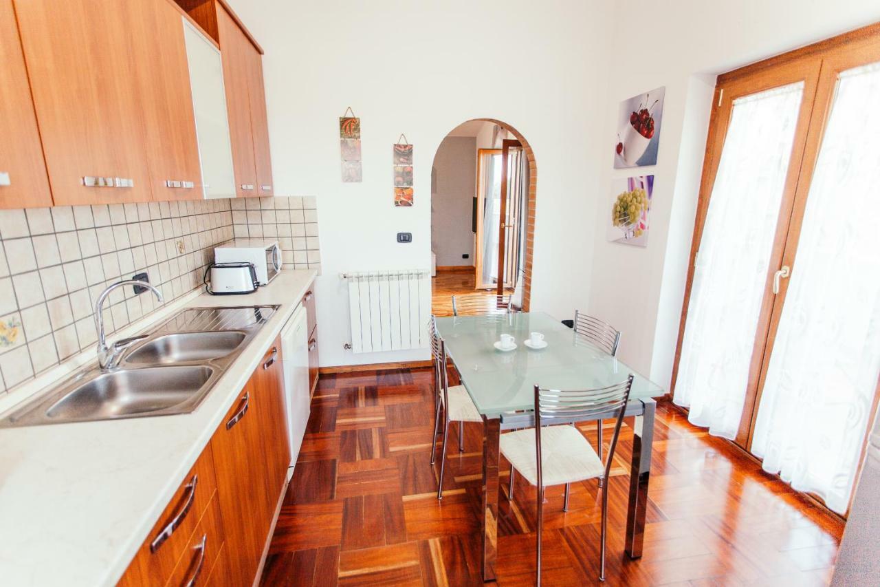 Domus Leonardo-private Free Parking *